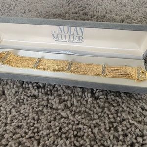 Elegant gold bracelet - see images